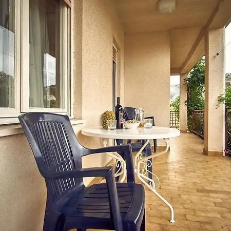 Ivan Apartamento Vinišće